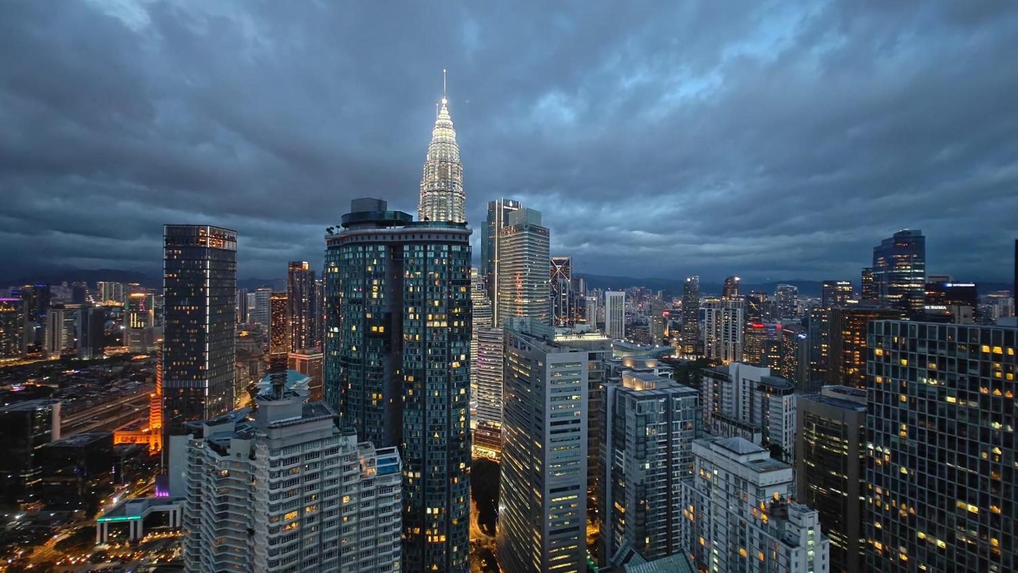 Vortex Premium Klcc By Schien